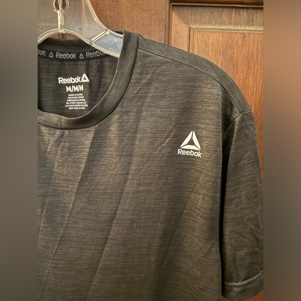 Men’s Medium Reebok T-Shirt